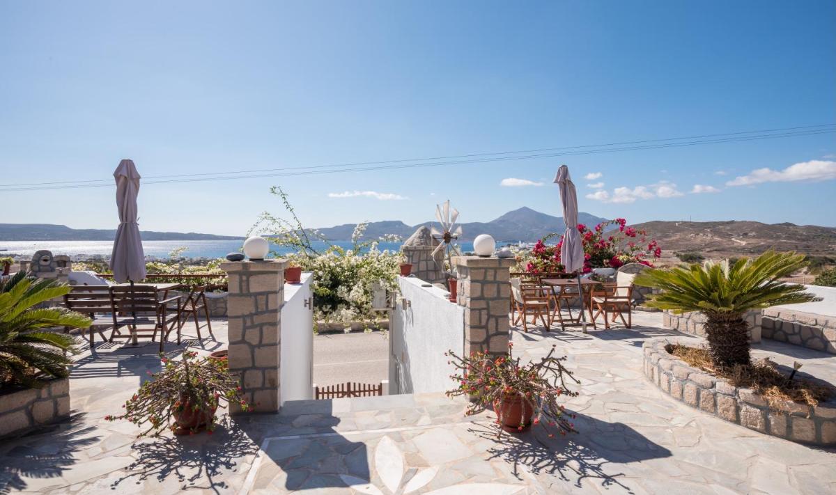 Christos rooms milos - Housity