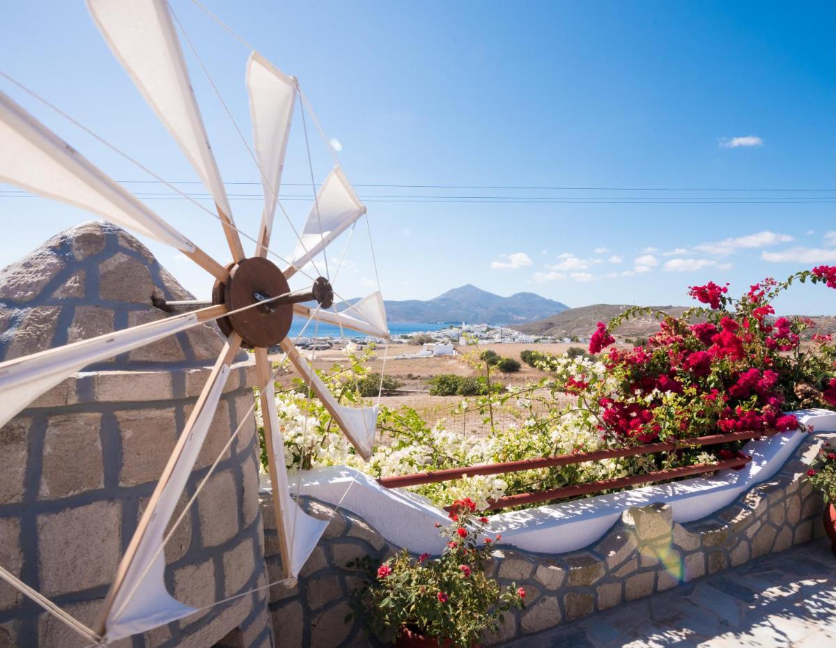 Christos rooms milos - Housity