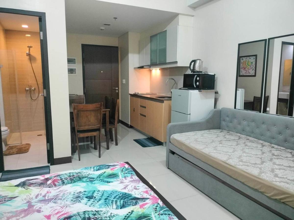 Newport City Condo near Manila Airport Terminal 3 - Housity
