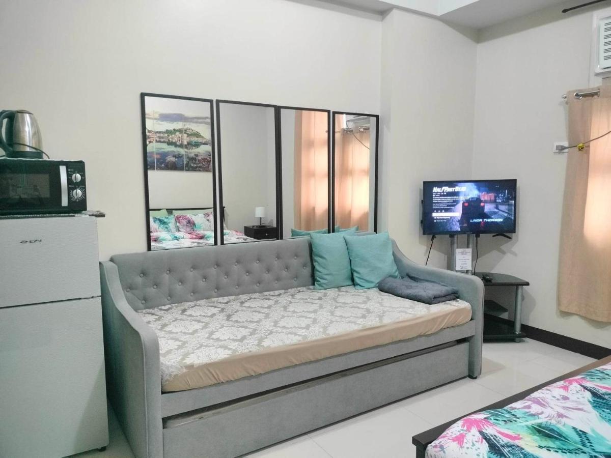 Newport City Condo near Manila Airport Terminal 3 - Housity