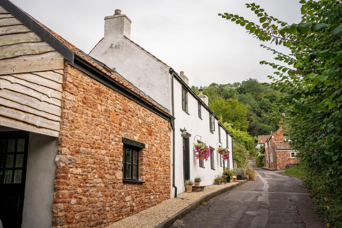 Woodview - cosy 1840s cottage in Chew Valley and Mendip AONB - Housity