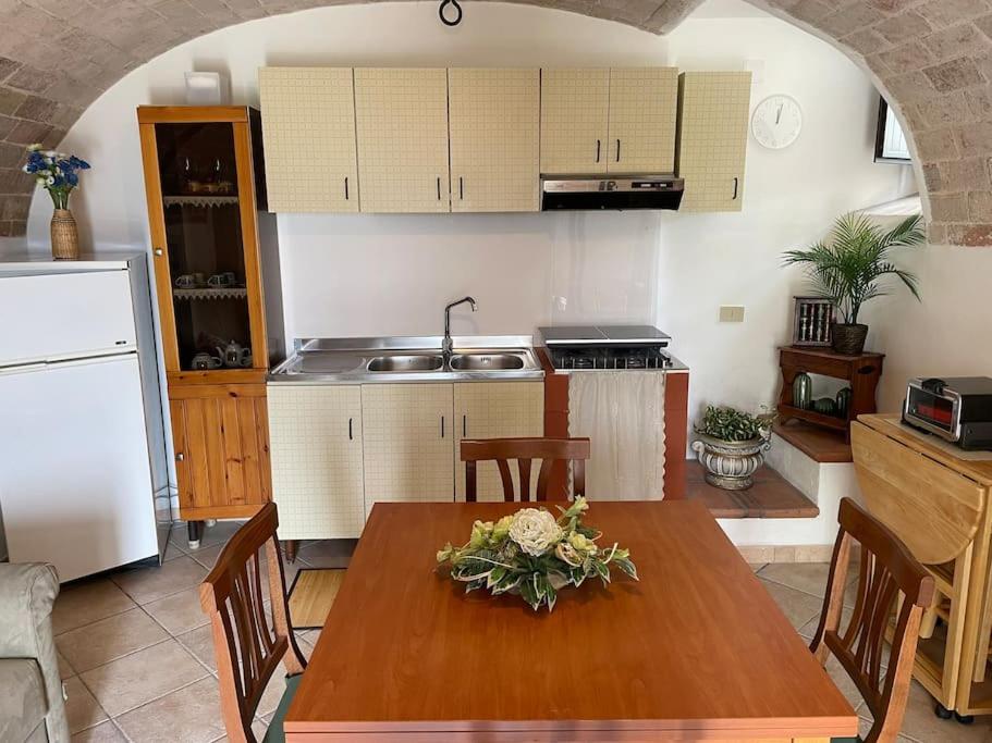 Nonna Marisa House (In the rock) - Housity