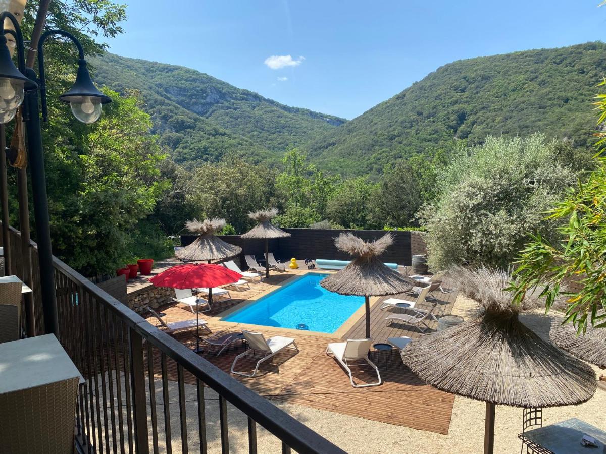 Vue générale sur la montagne ou vue sur la montagne depuis l'hôtel