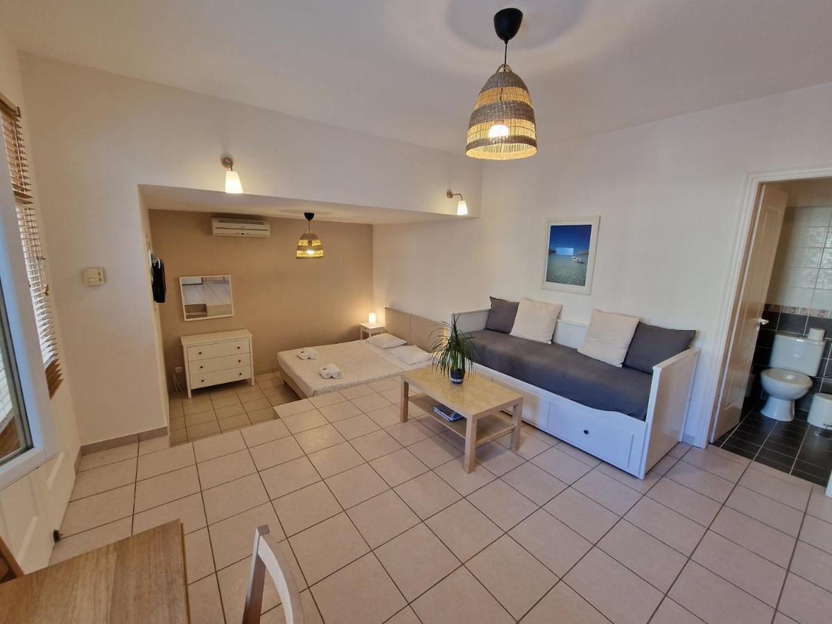 Karaoulanis Apartments - Housity