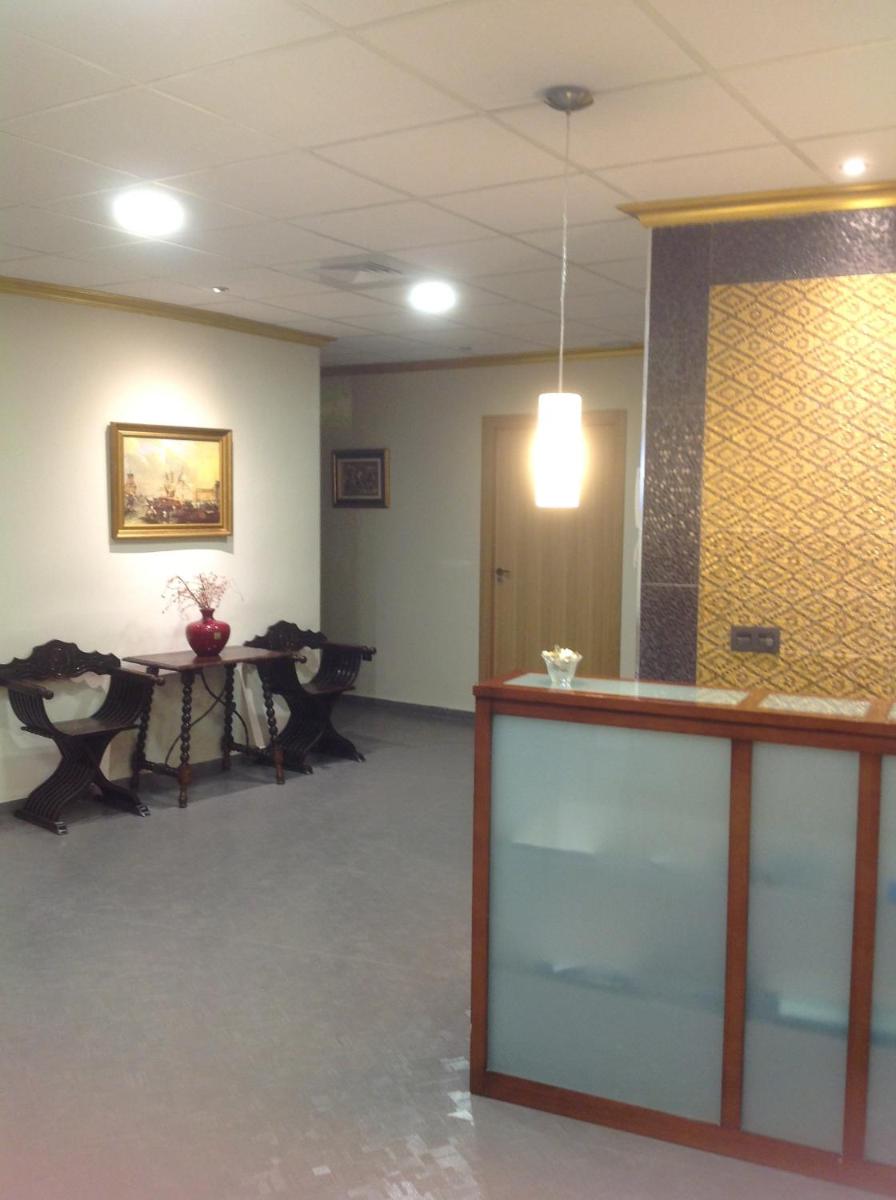 Hostal Bisbal - Housity