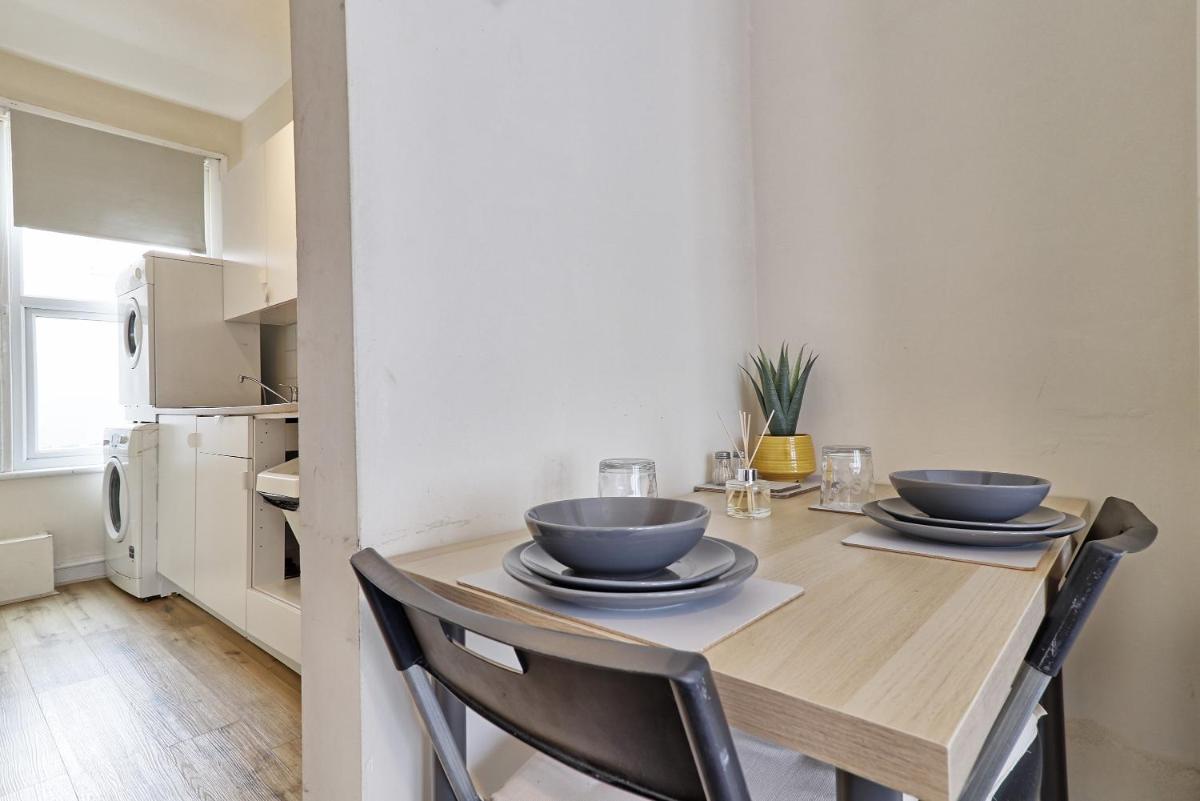 Lovely 1-bedroom condo near the sea front - Housity