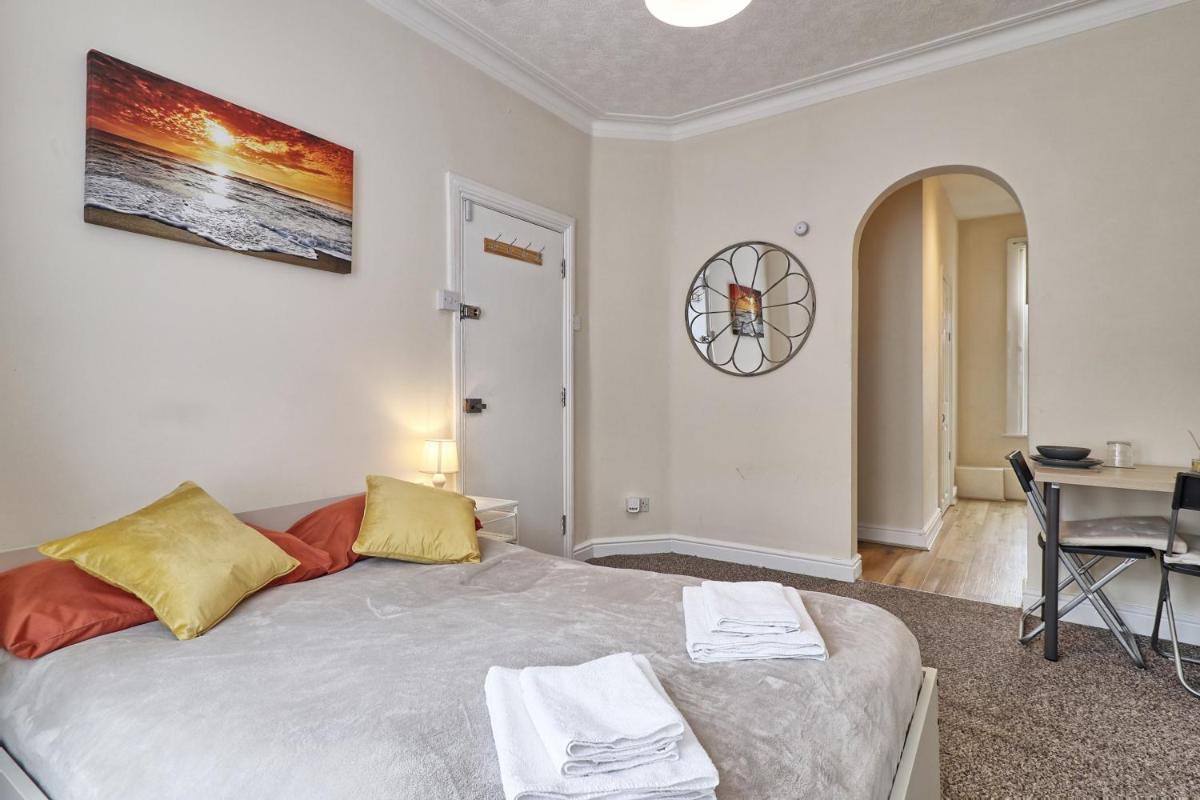 Lovely 1-bedroom condo near the sea front - Housity