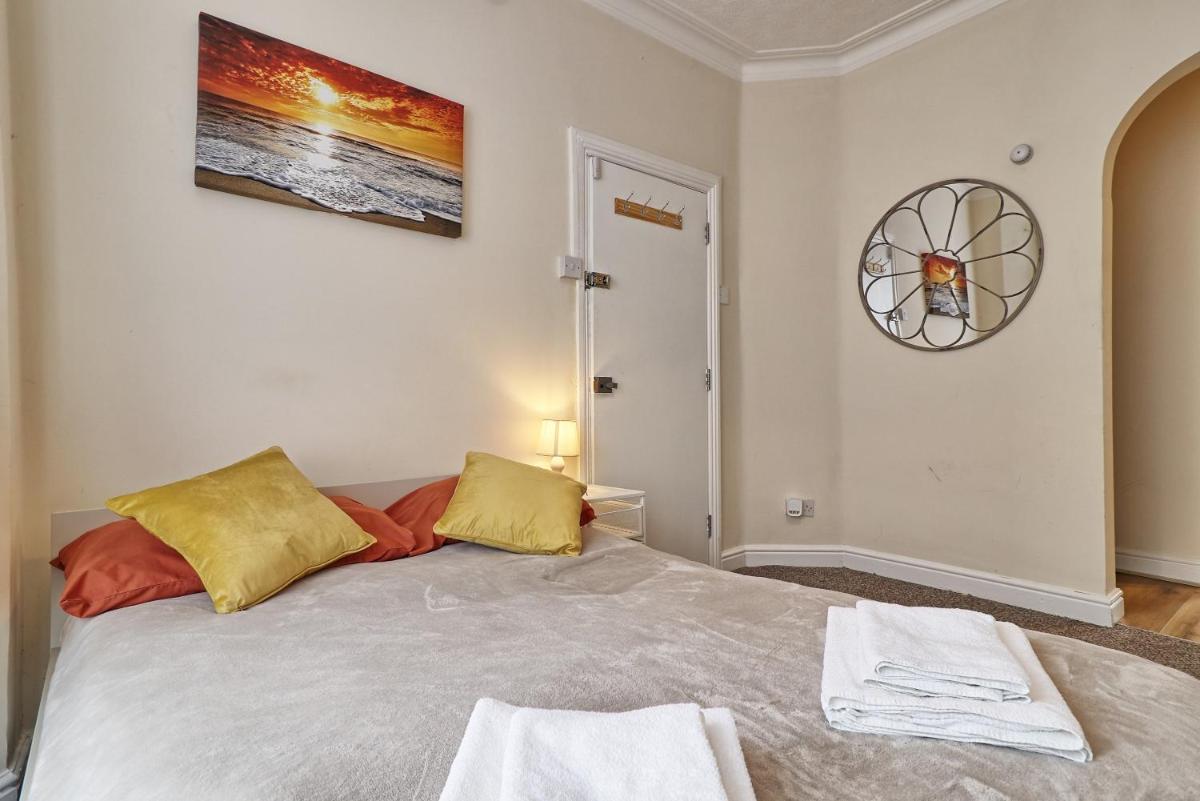 Lovely 1-bedroom condo near the sea front - Housity