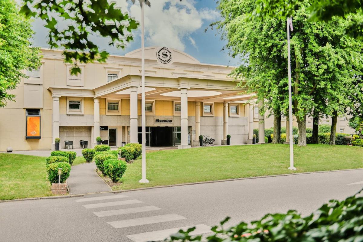 Sheraton Heathrow Hotel - Housity