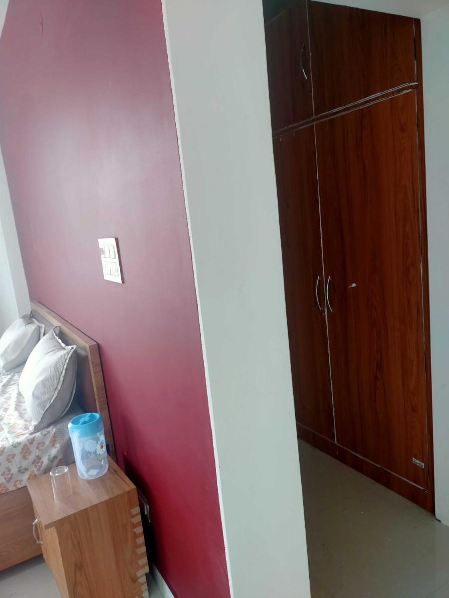 Suitetrails - OYO Home Gyafo Gyasar Home Stay