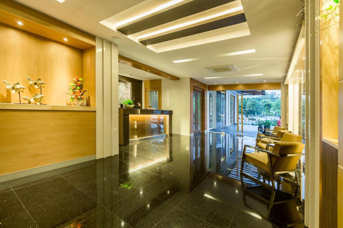 V Hotel Ubon Ratchathani - Housity