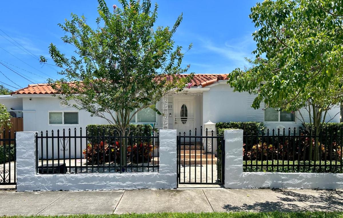 Suitetrails - Main House 3 Bed 2 Bath & Guest House 1 Bed 1 Bath