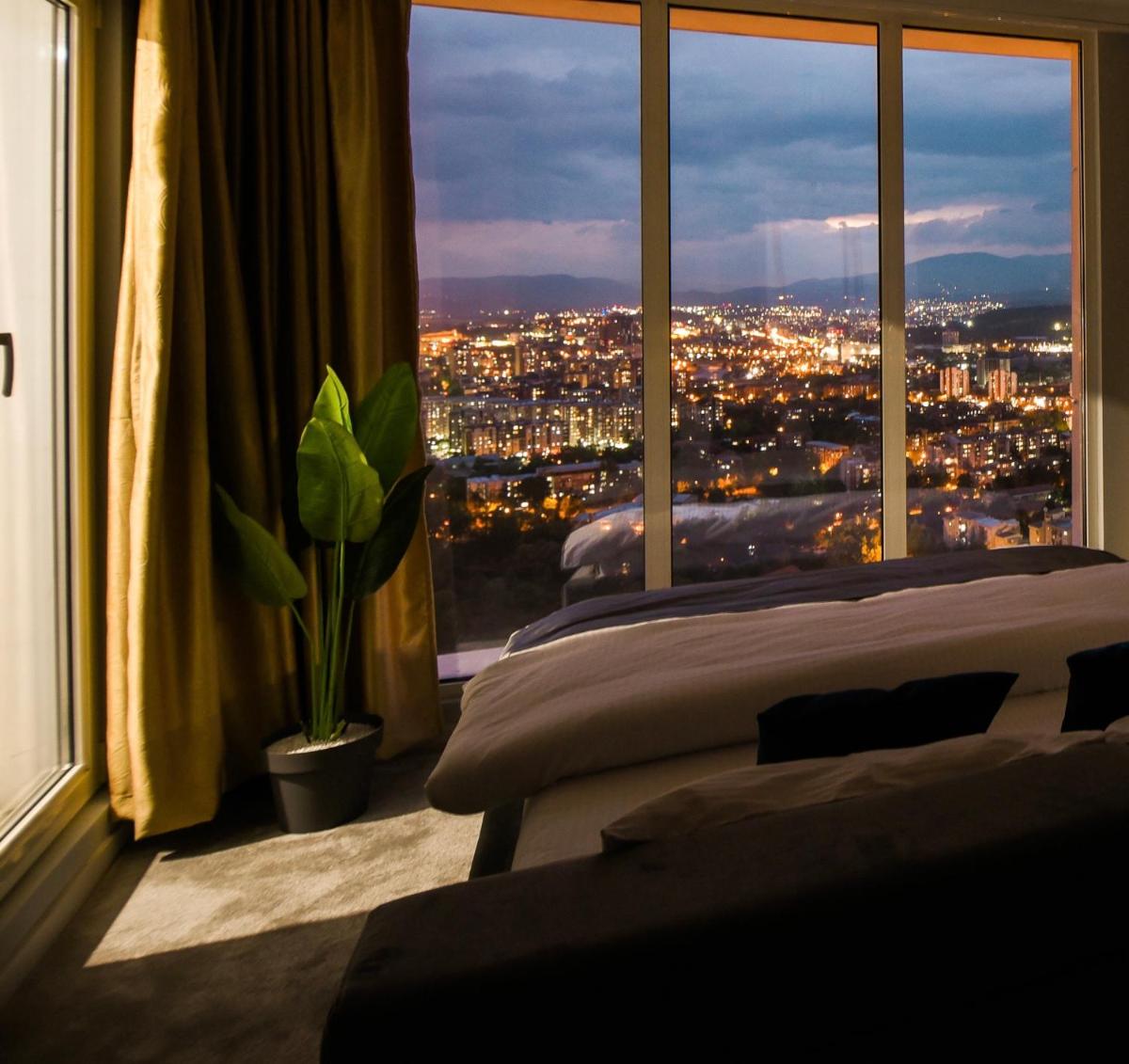 Sky Deluxe 3 Fitness & Spa - Housity