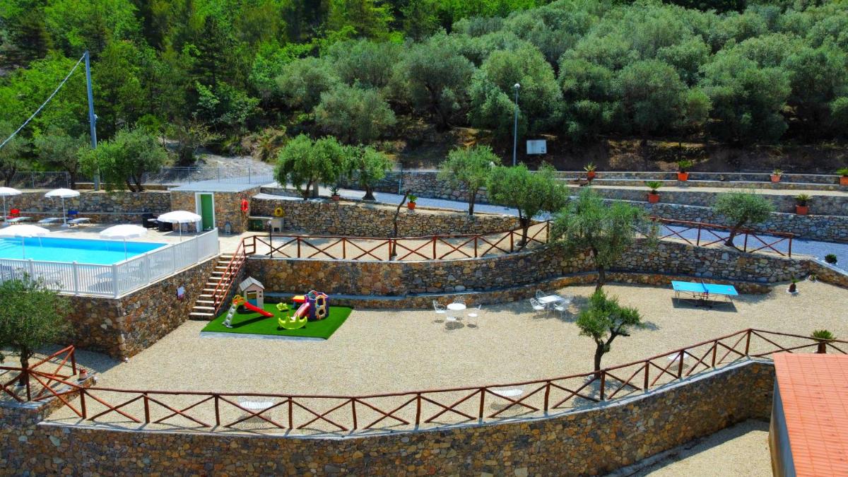 Agriturismo Monte Acuto - natura, mare & relax in piscina - Housity