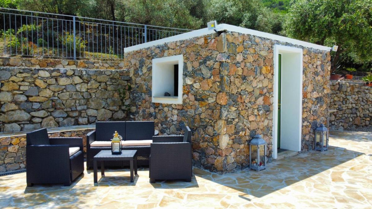Agriturismo Monte Acuto - natura, mare & relax in piscina - Housity