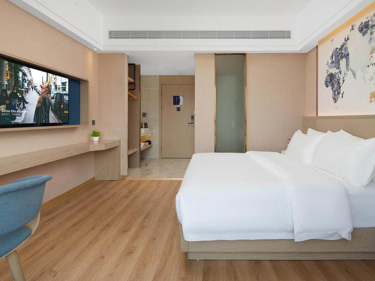 Kyriad Hotel Guigang Wuyue Plaza Railway Station - Housity