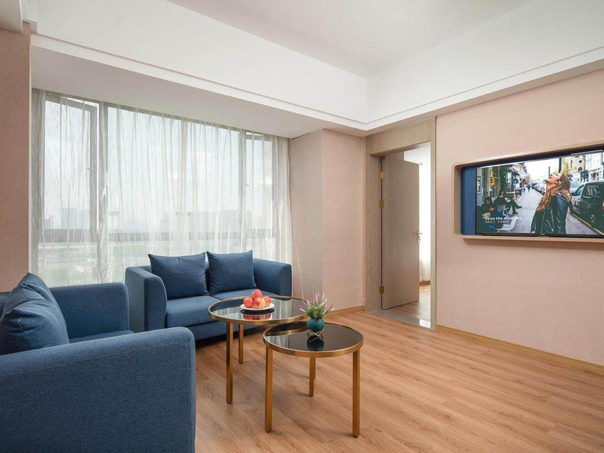 Kyriad Hotel Guigang Wuyue Plaza Railway Station - Housity