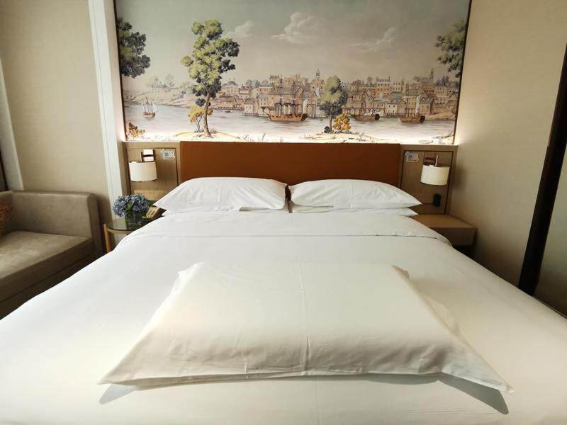 Vienna Hotel Qingyuan City Square Lianjiang Road Hotel - Hizvo