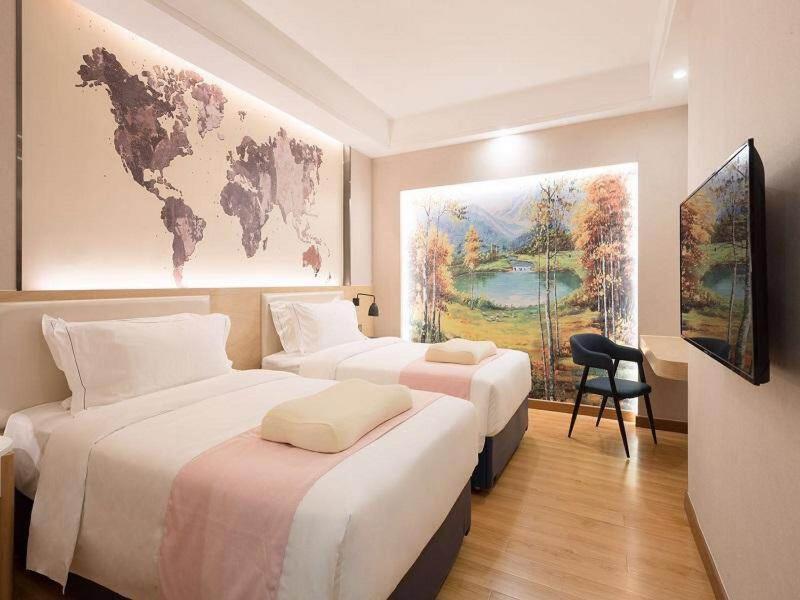 Kyriad Marvelous Hotel Guangzhou Shangxiajiu Pedestrian Street - Housity