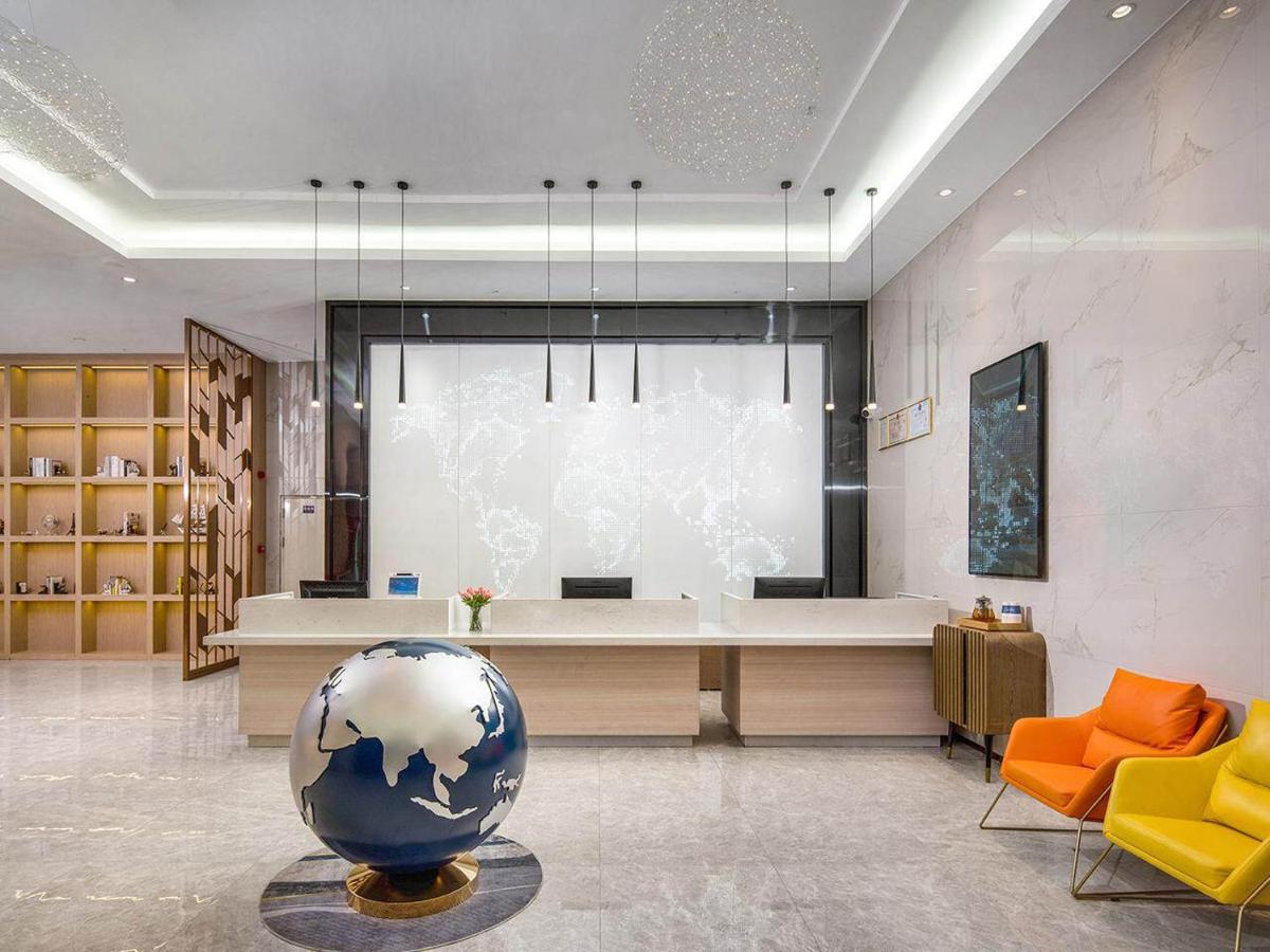 Kyriad Hotel Guigang Wuyue Plaza Railway Station - Housity