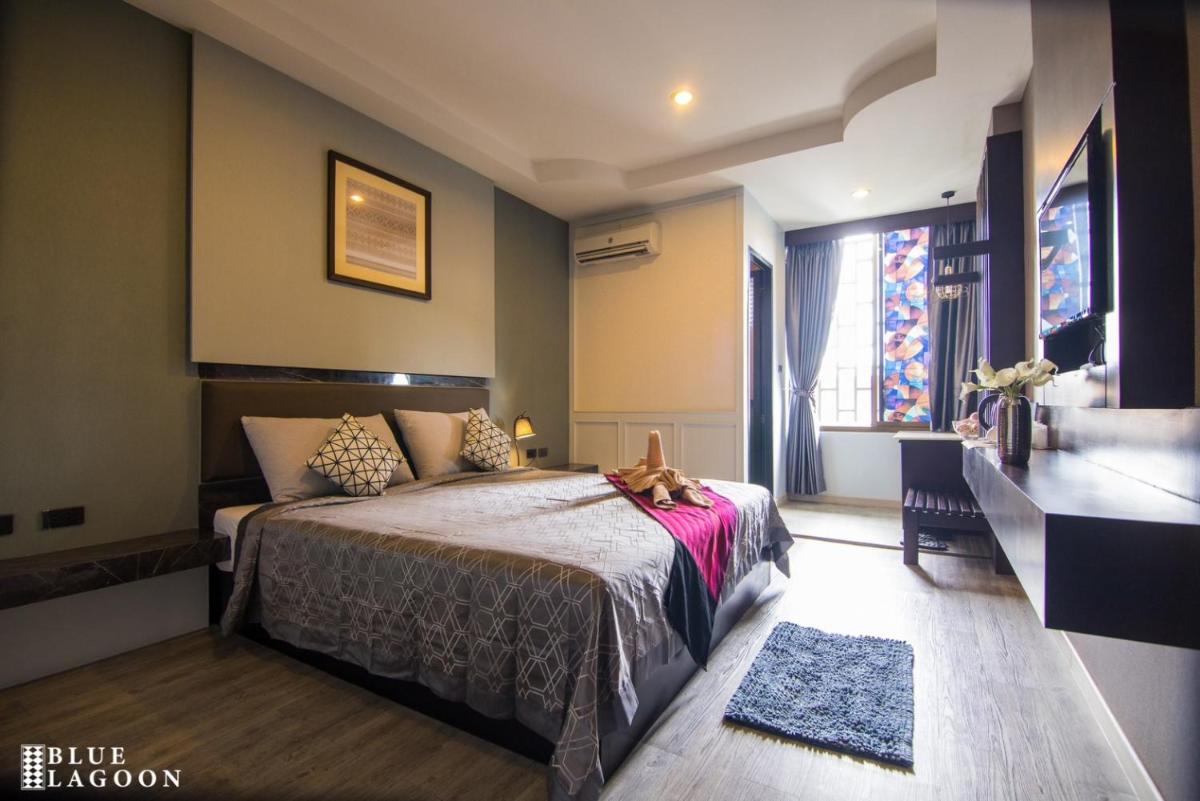 Blue Lagoon Hotel - Housity