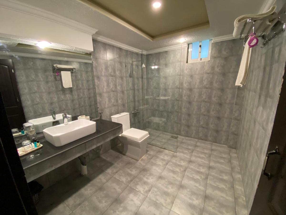 Spring Fields Hotel, Kalam - Housity