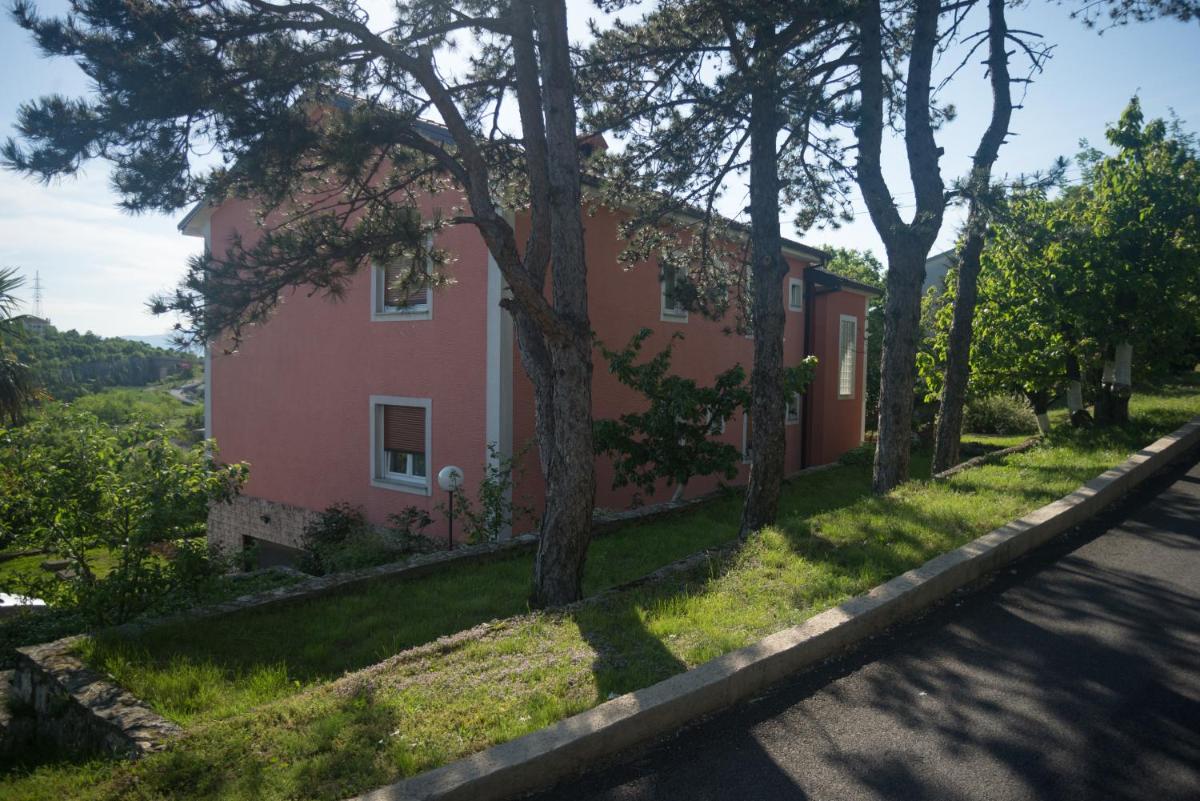 Apartment Galjanić - Housity
