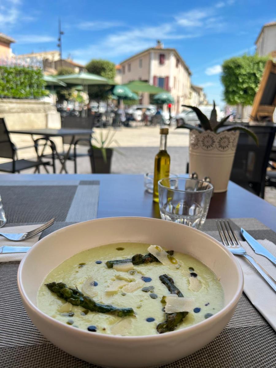 Hôtel Restaurant Le Saint Gillois - Housity
