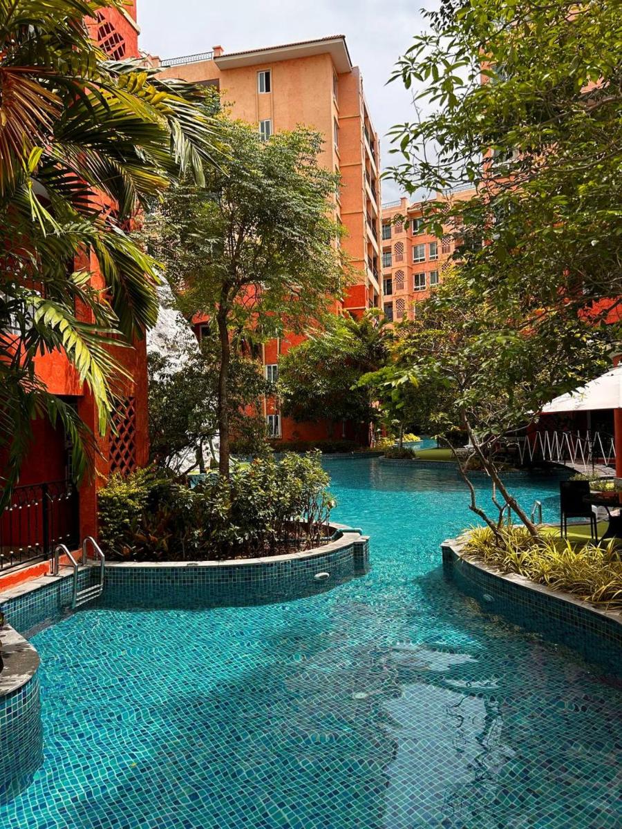 Seven Seas Condo - Housity