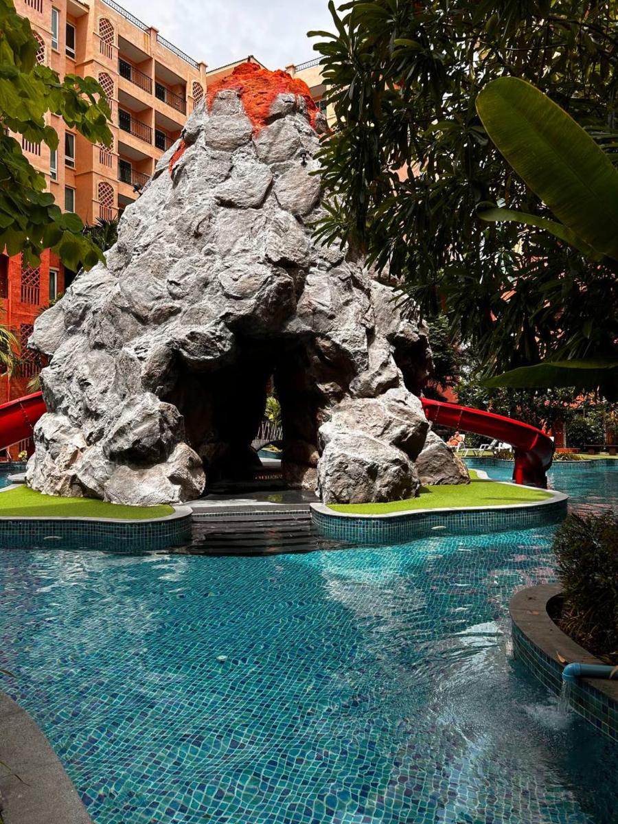 Seven Seas Condo - Housity
