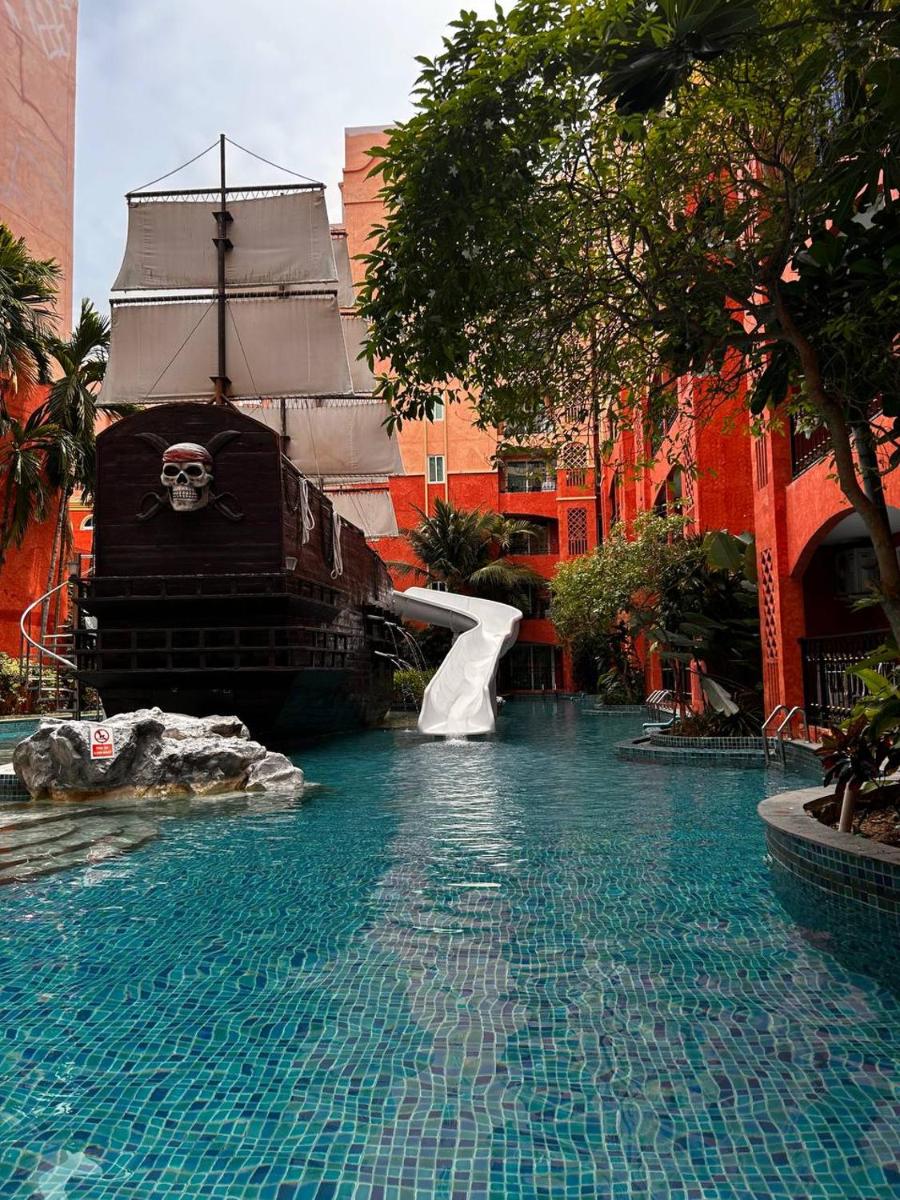 Seven Seas Condo - Housity