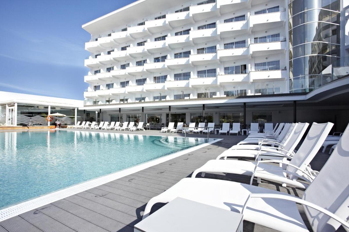 Piscina en o cerca de Grupotel Acapulco Playa - Adults Only