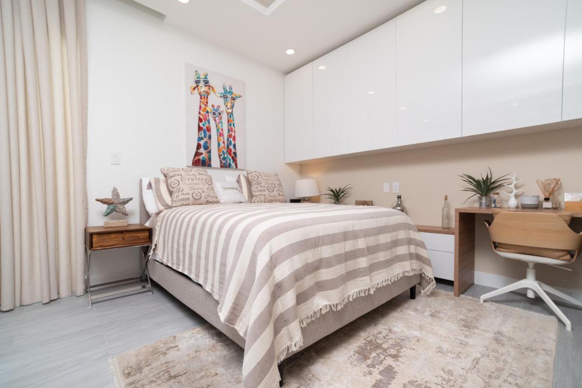 Suitetrails - STUDIO apartment near Seven Mile Beach at The Grove