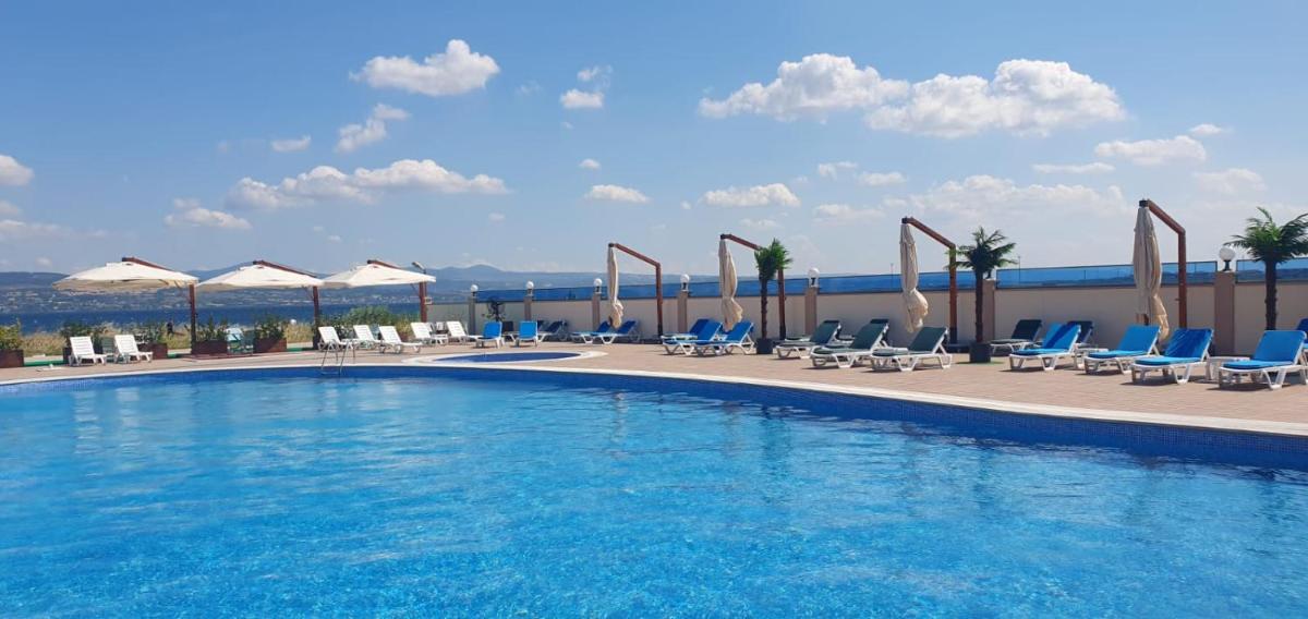 Flora Hotel - Housity