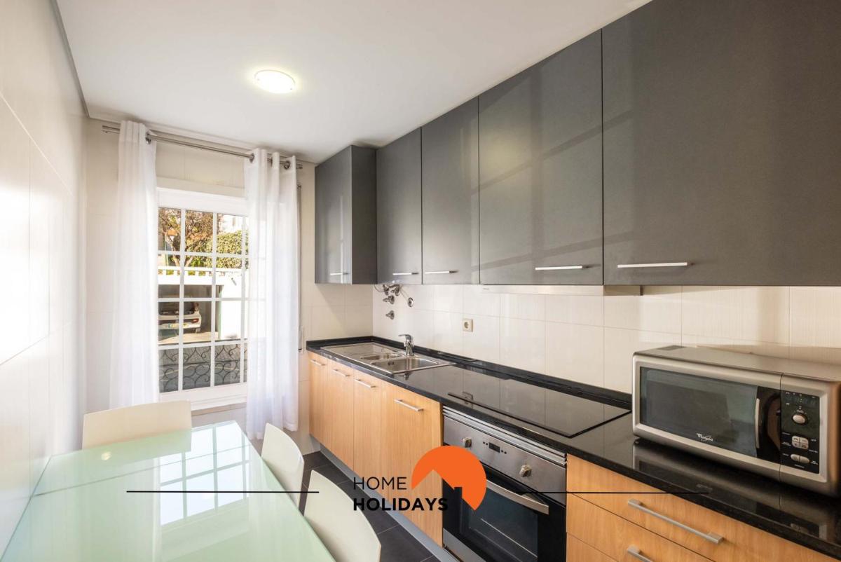 #021 OldTown Apartment with Pool and Private Park - Housity