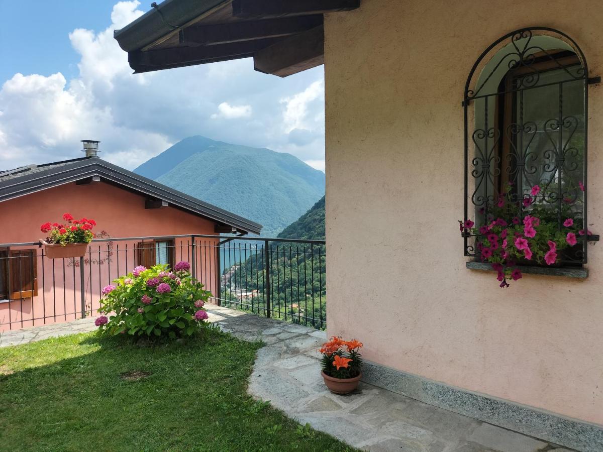 The Balcony on the Lake - Housity
