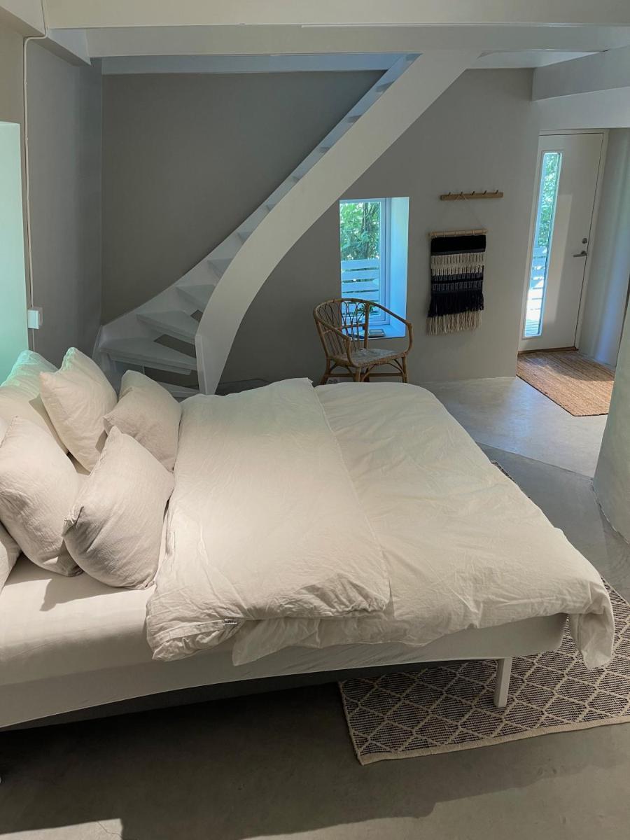 Suitetrails - Two Bedroom, Newly Renovated, Garden Apartment, Gärsnäs Österlen