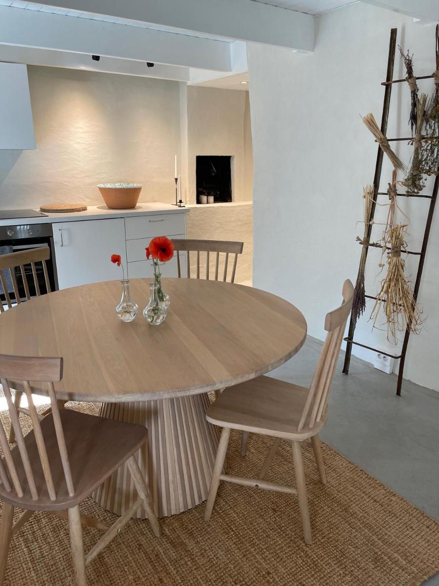 Two Bedroom, Newly Renovated, Garden Apartment, Gärsnäs Österlen - Housity