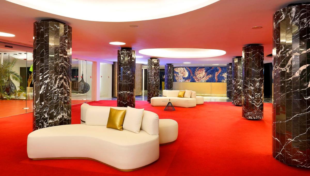 Zona de estar de The Unexpected Ibiza Hotel - Ushuaïa Club entrance included