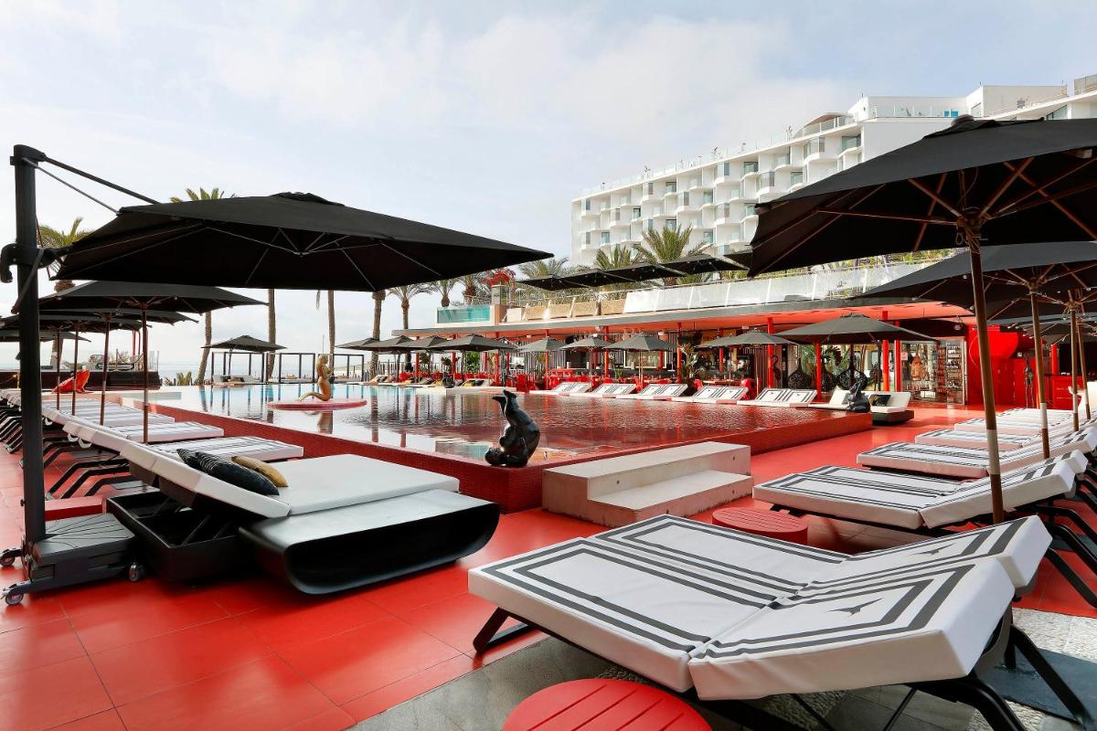 Imagen de la galería de The Unexpected Ibiza Hotel - Ushuaïa Club entrance included, en Playa d'en Bossa