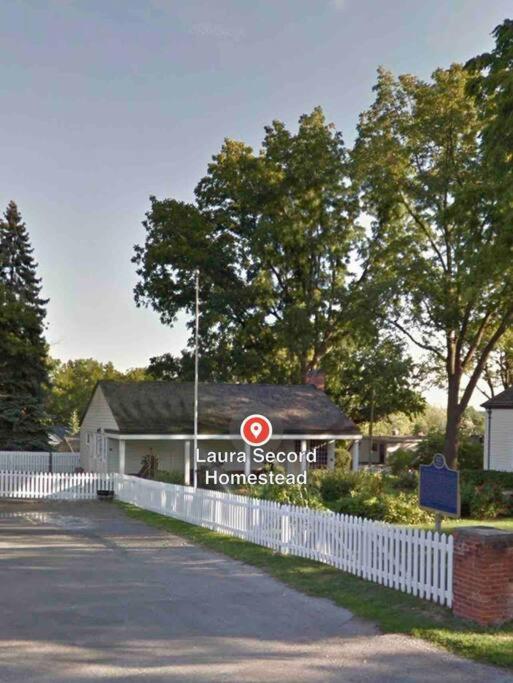 Suitetrails - Cozie cottage at Niagara-On-The-Lake
