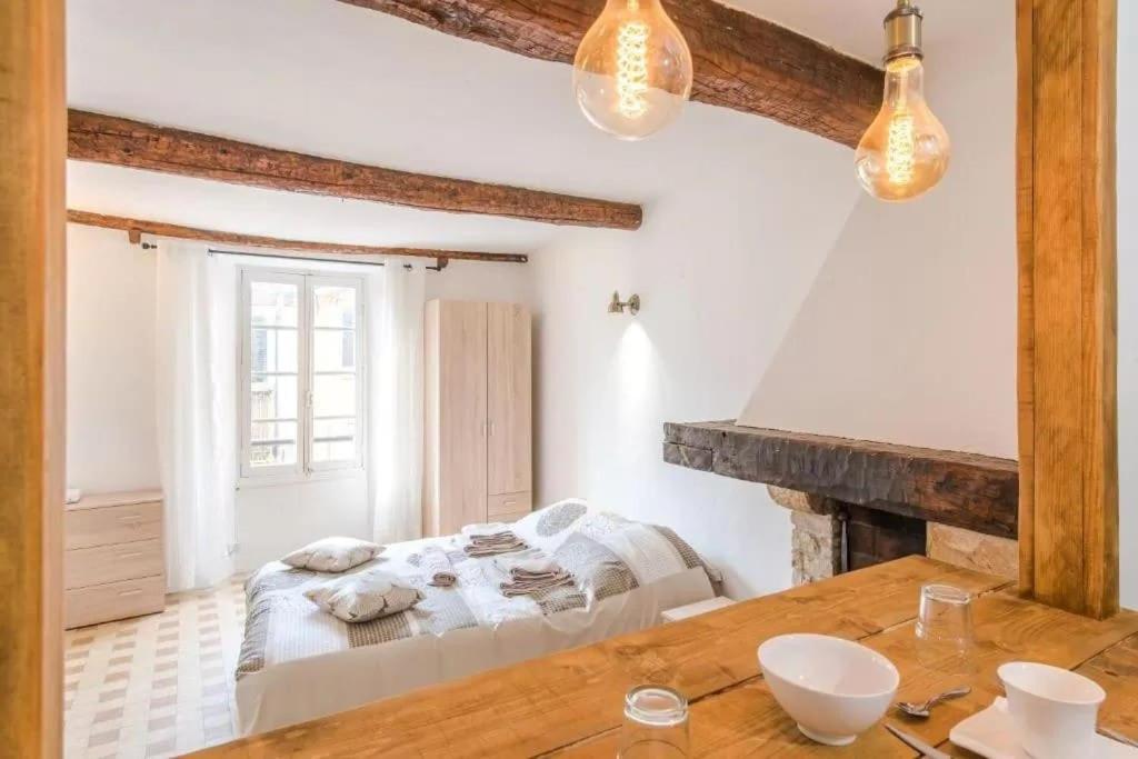 AUTHENTIQUE STUDIO au CŒUR du VILLAGE PROVENCAL - Housity