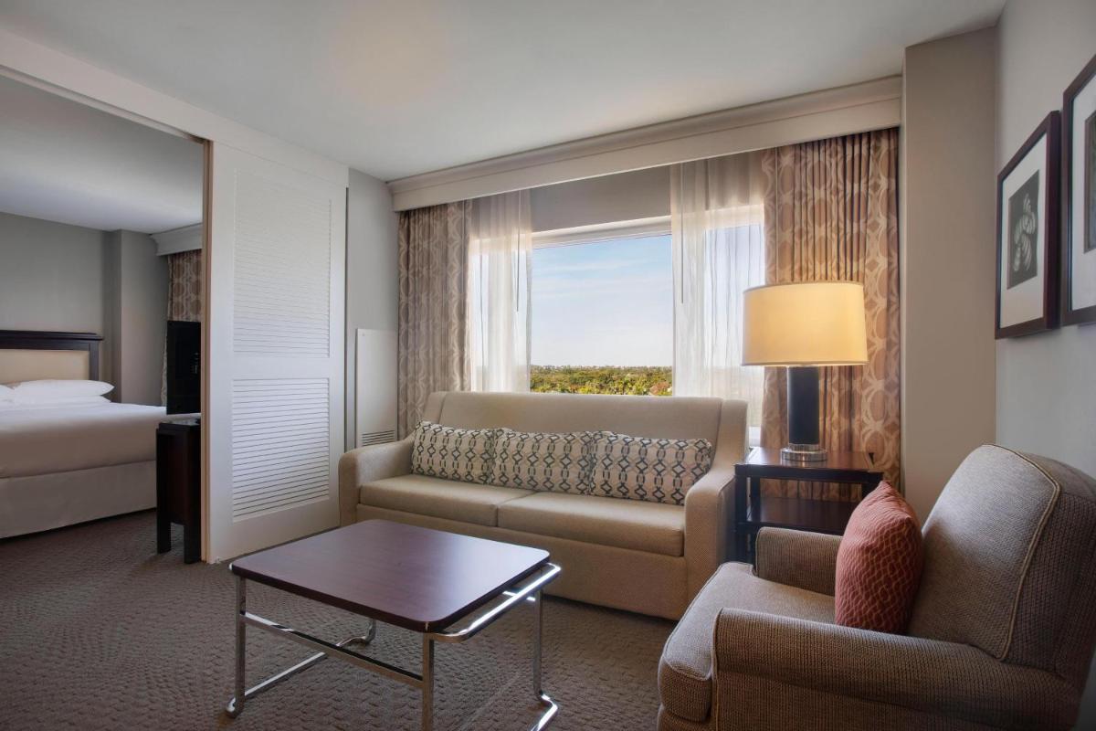 Sheraton Suites Fort Lauderdale West - Housity