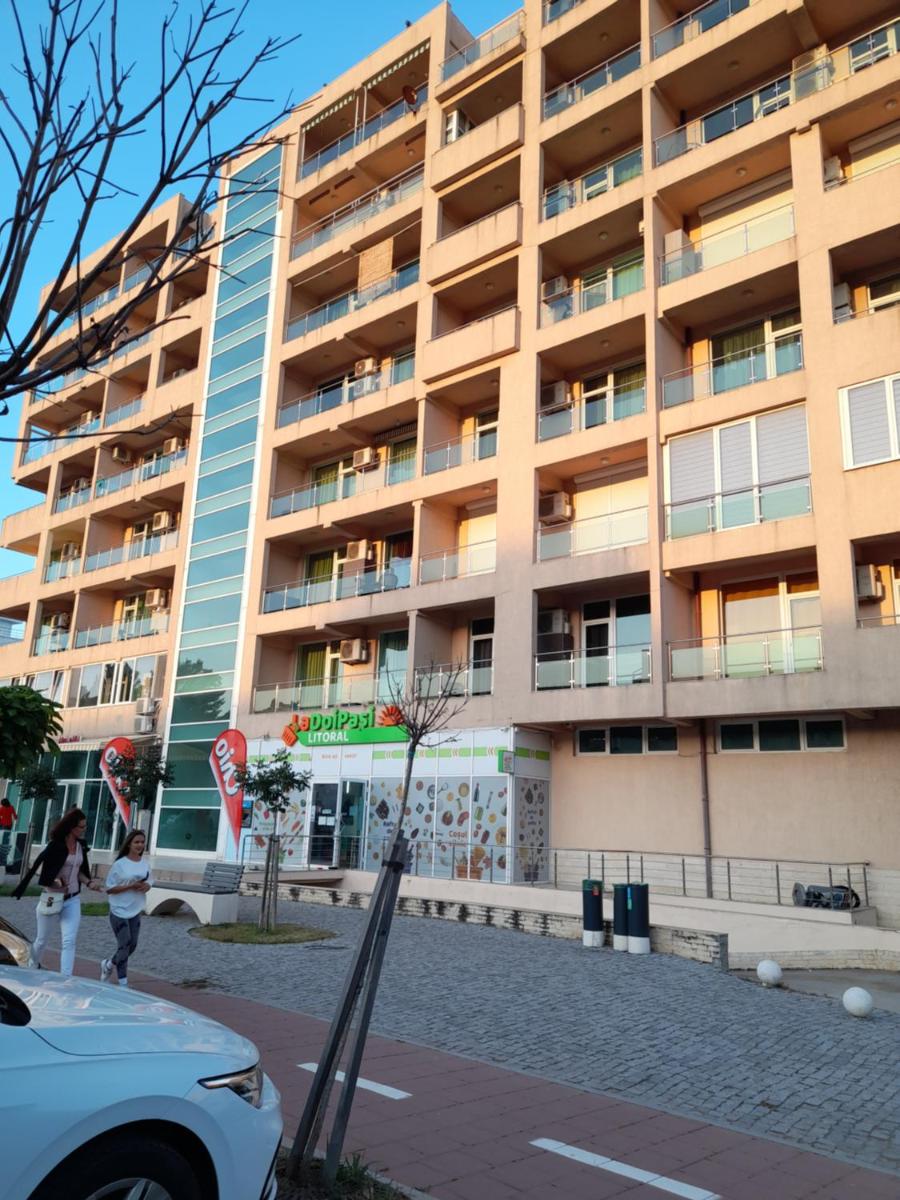 Apolonia Cata si Miha - Housity