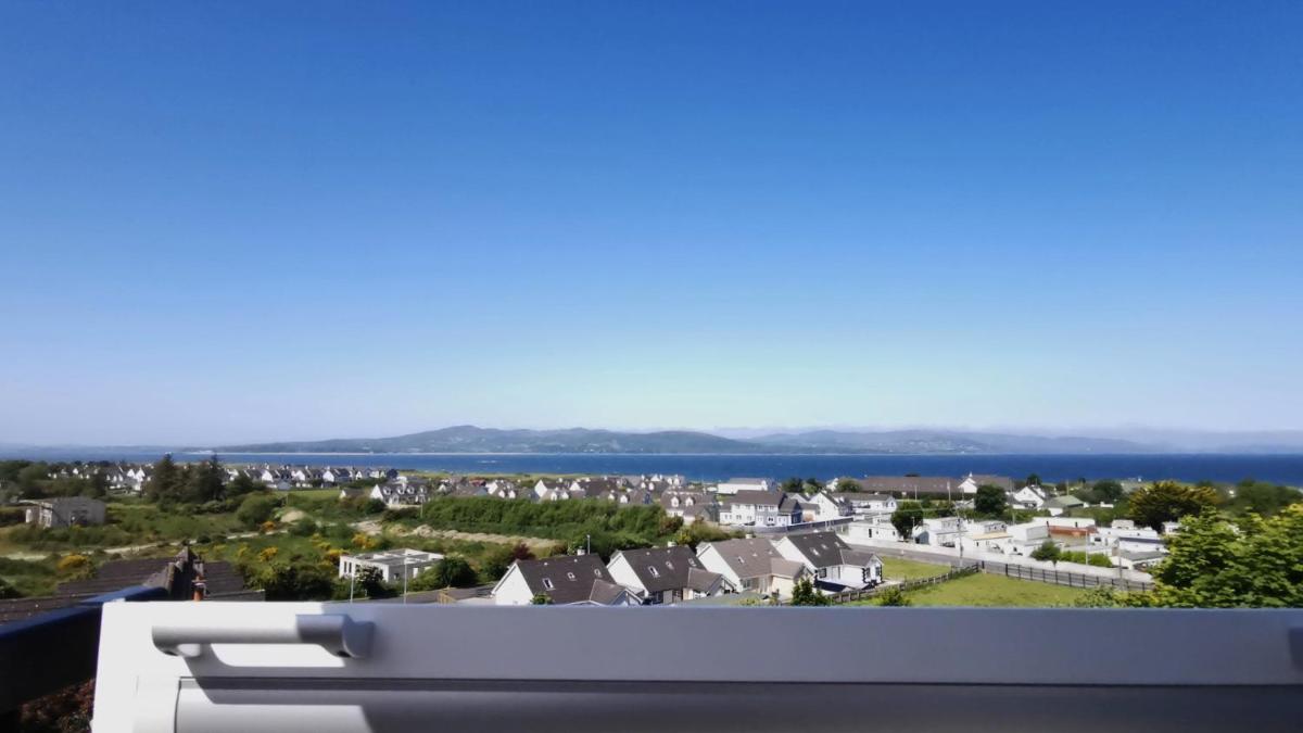 Coastal View House - Housity