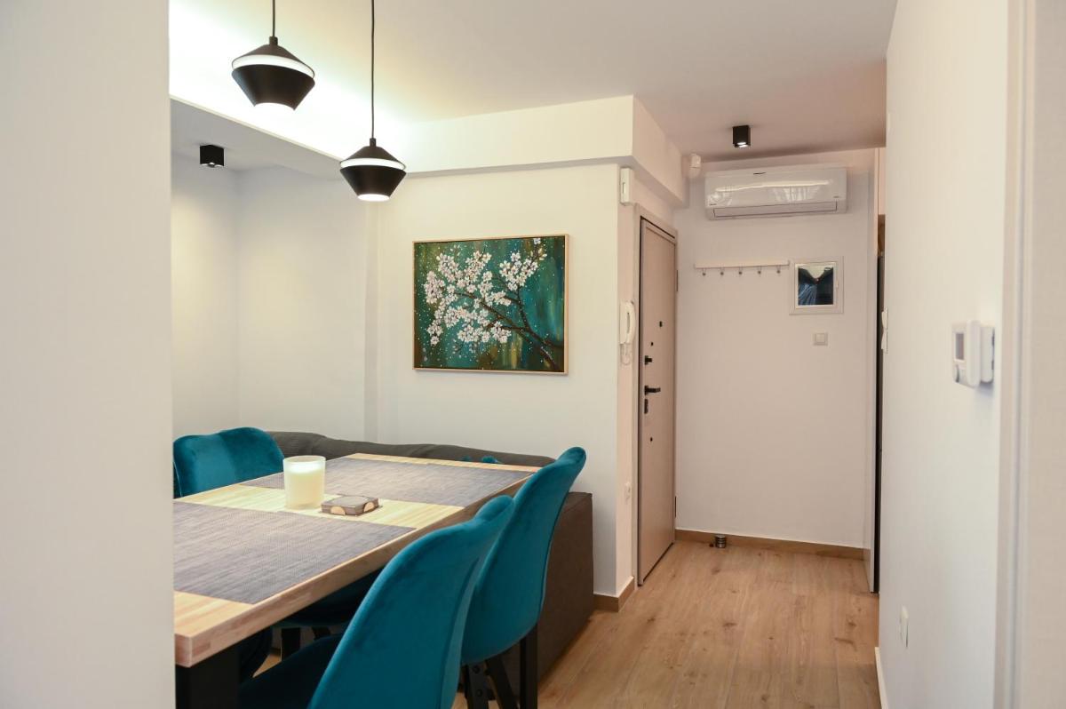 Larisa Hospitality I - Roof Top apartment - with Free Parking - Housity