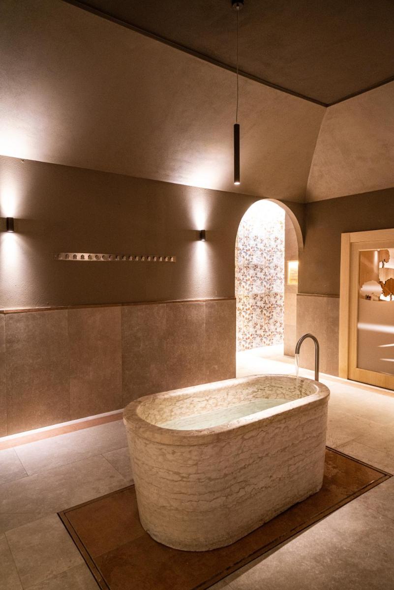 QC Grand Hotel Villa Arzaga Garda Spa & Golf - Housity