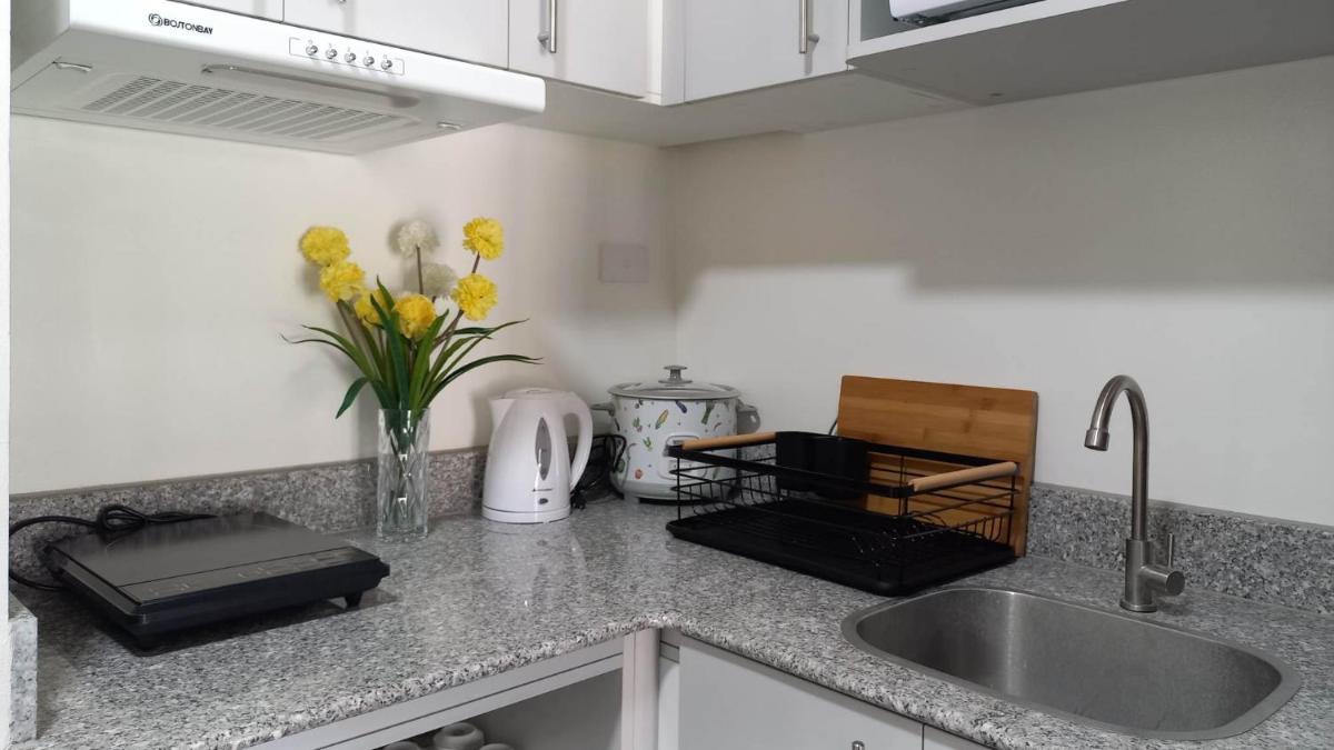 Suitetrails - Spacious 1 Bedroom Condo Unit at Amani Grand Citygate