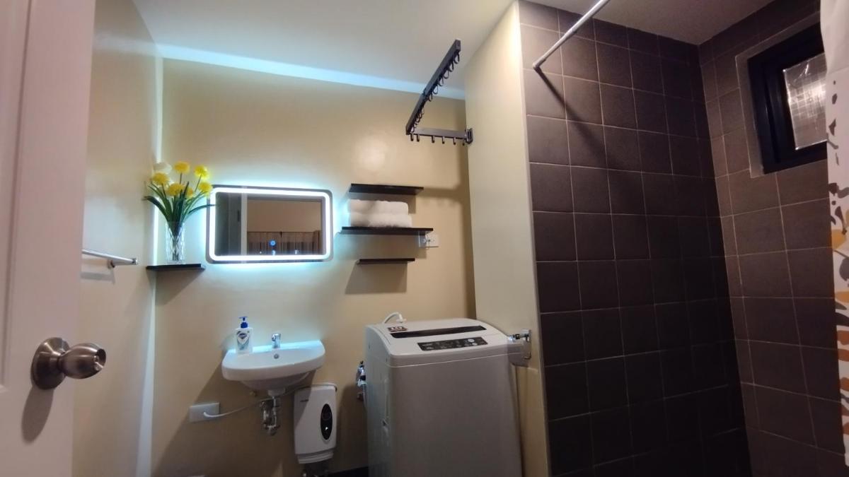 Suitetrails - Spacious 1 Bedroom Condo Unit at Amani Grand Citygate