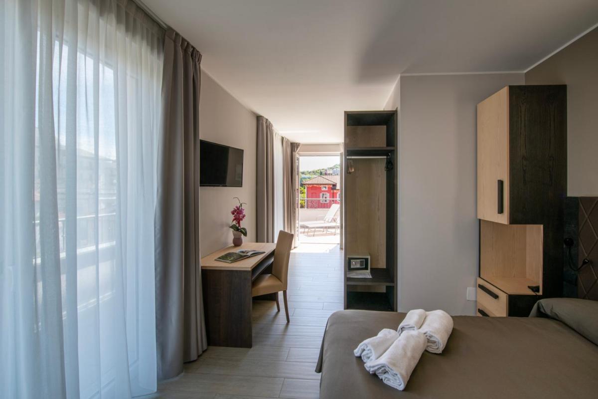 Hotel Boston - Housity